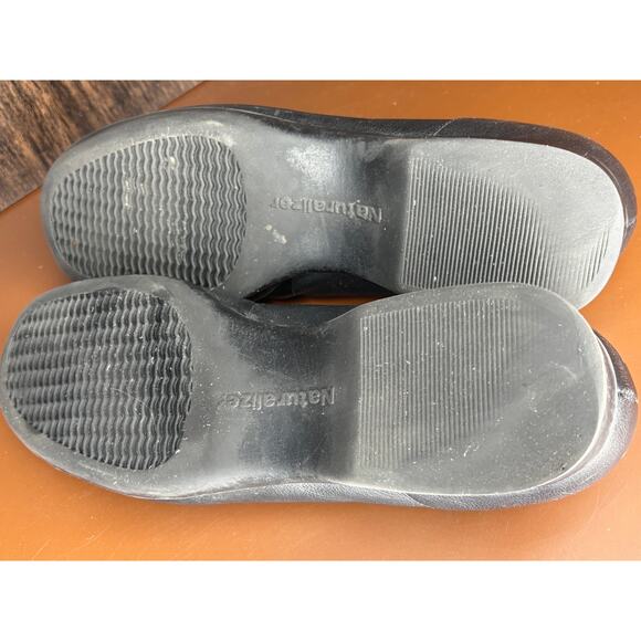 Naturalizer Flats Women’s Size 6.5M Black Leather Slip On Rubber Sole Comfort - Picture 6 of 7